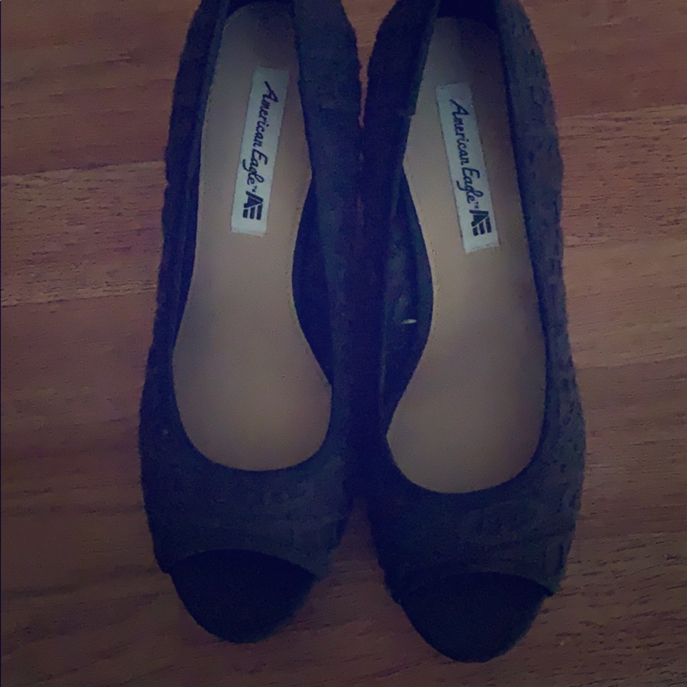 American eagle toe out heels